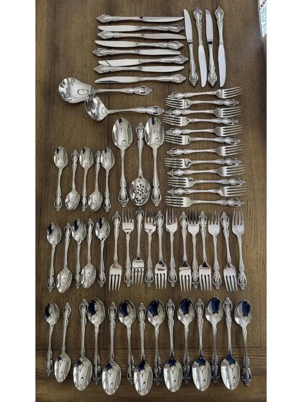 Oneida Community Brahms 65 Pc Stainless Flatware Set - Service for 12